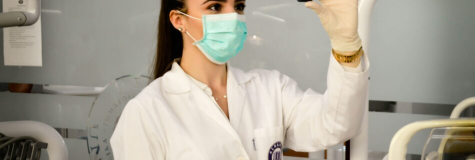 woman inside laboratory